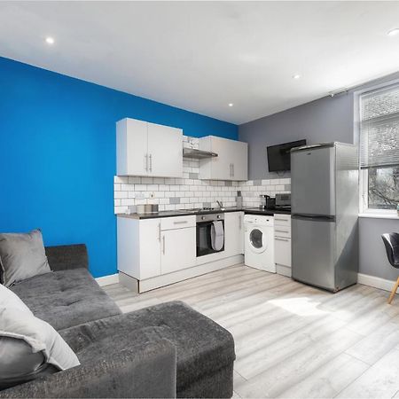 Stockton Town Centre Studio Apartments Free Parking And Wi-Fi Exterior photo