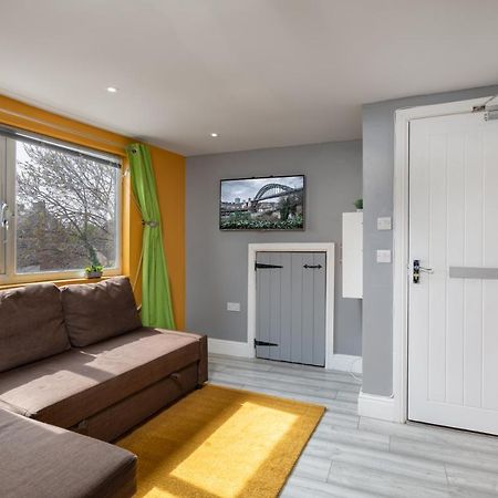 Stockton Town Centre Studio Apartments Free Parking And Wi-Fi Exterior photo