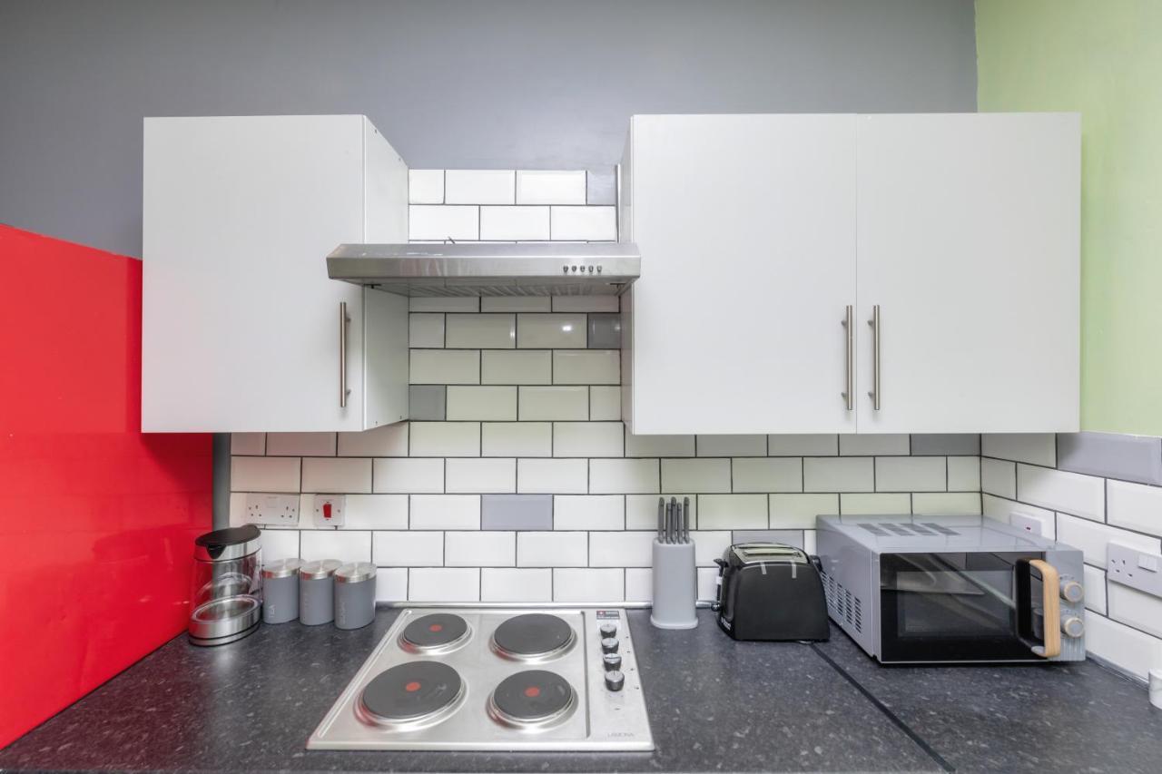 Stockton Town Centre Studio Apartments Free Parking And Wi-Fi Exterior photo
