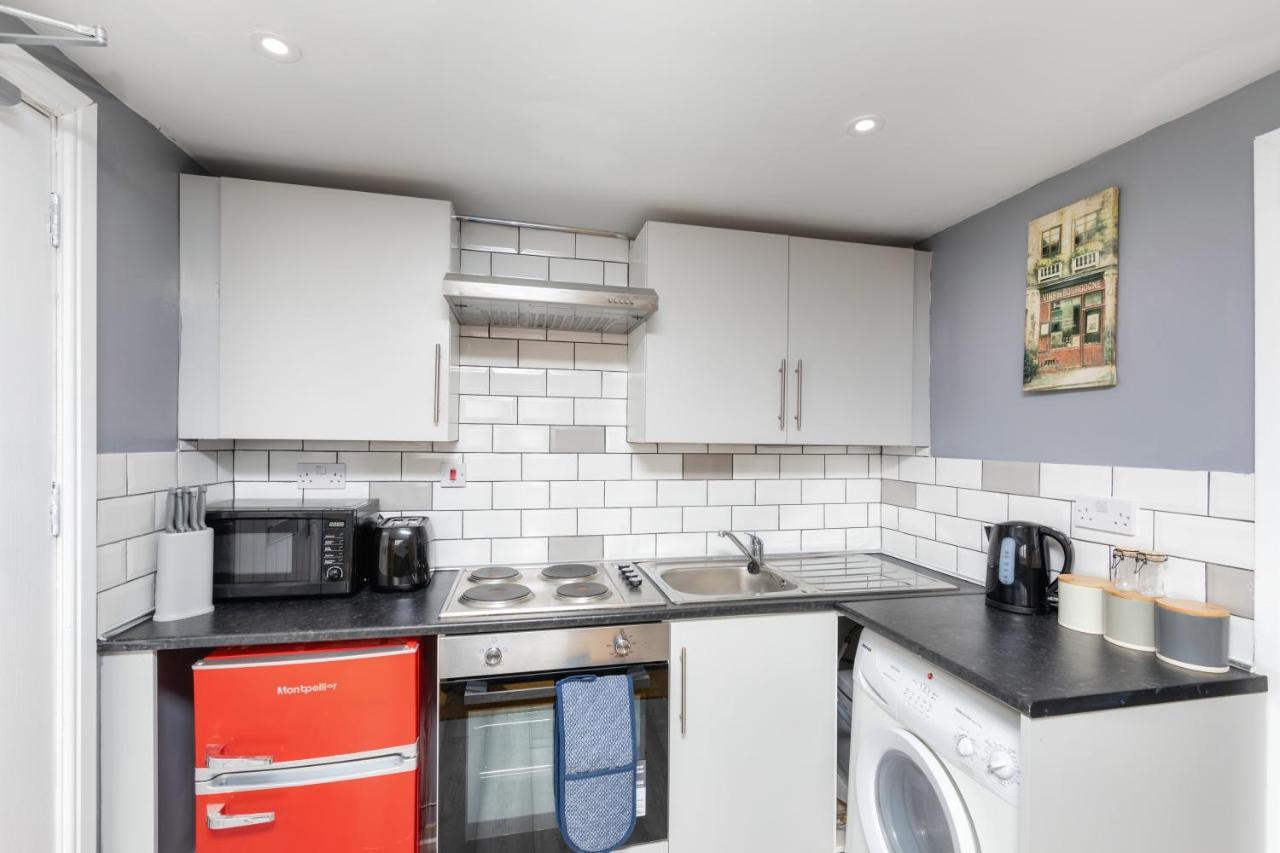 Stockton Town Centre Studio Apartments Free Parking And Wi-Fi Exterior photo