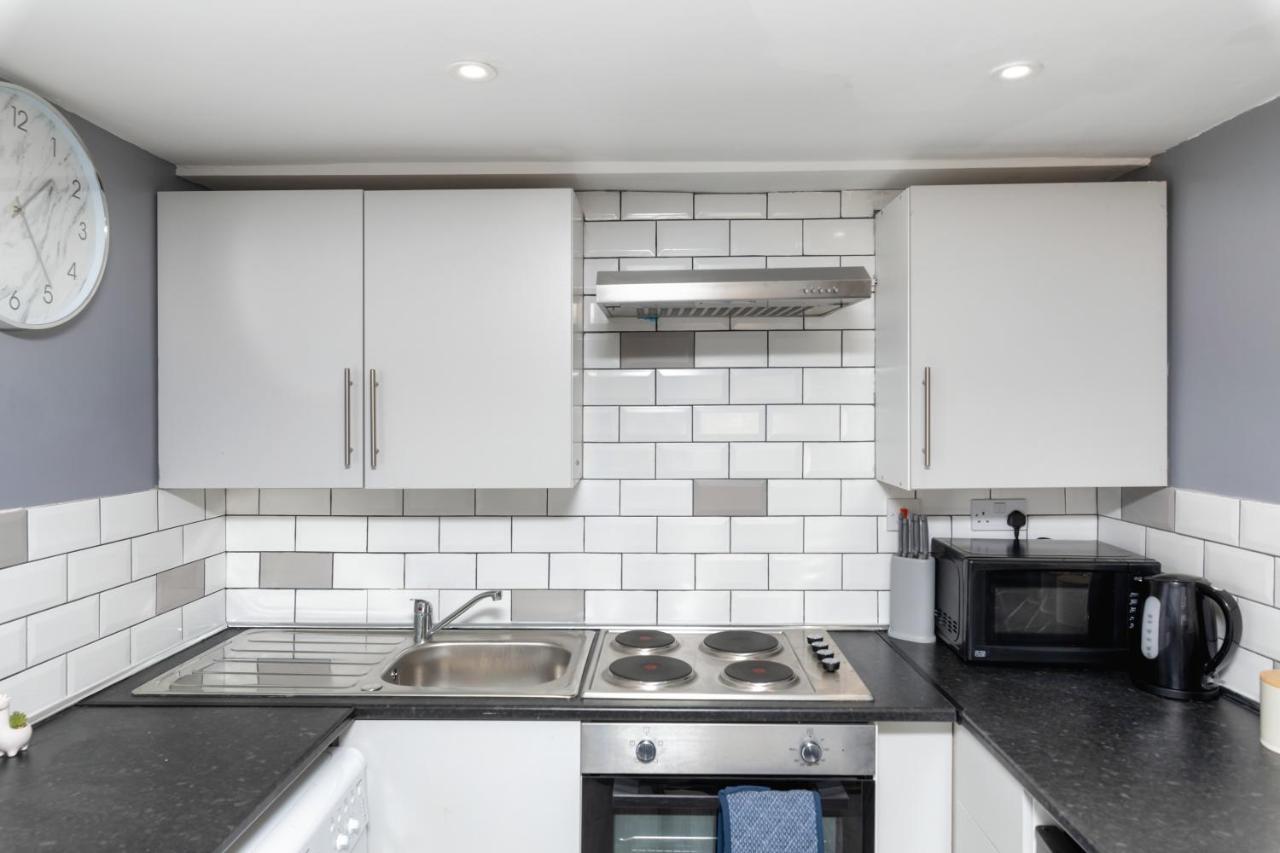 Stockton Town Centre Studio Apartments Free Parking And Wi-Fi Exterior photo