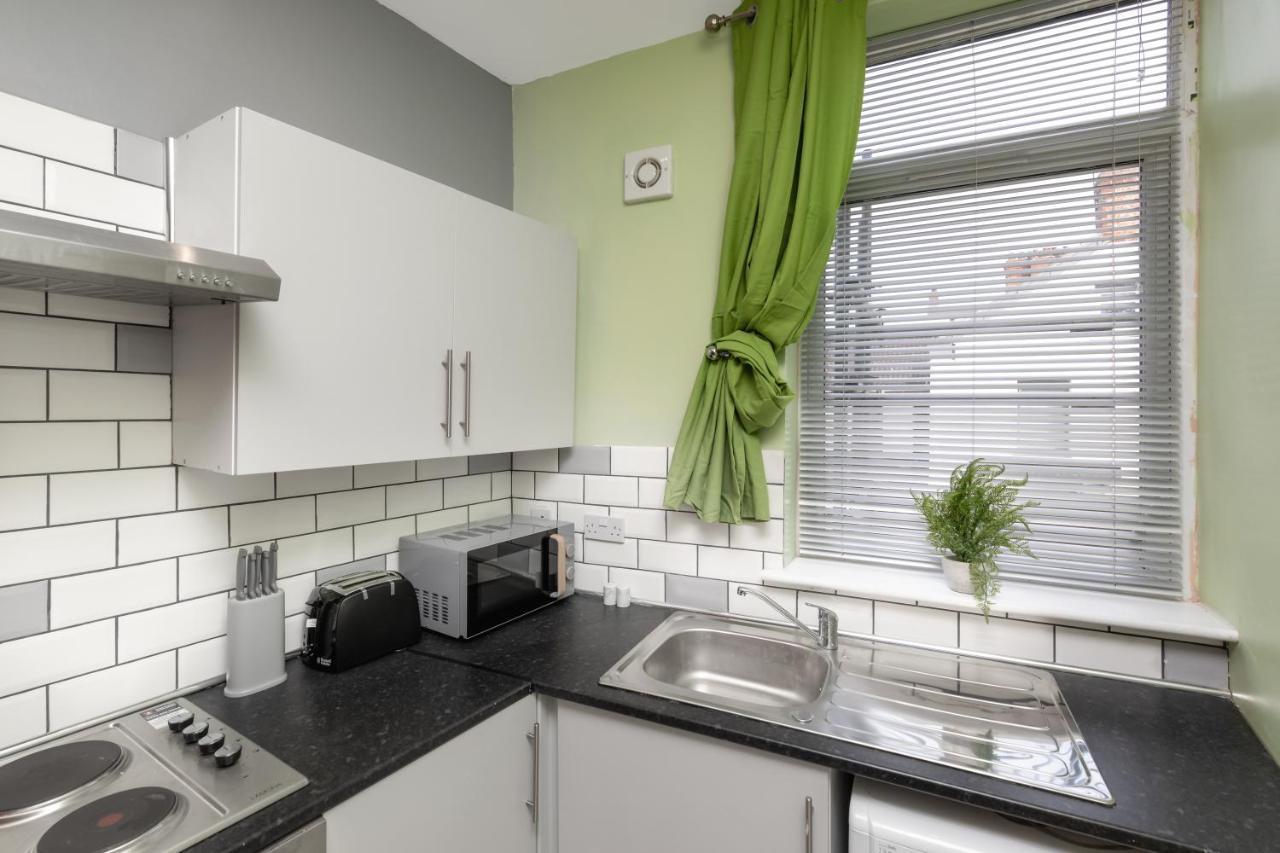 Stockton Town Centre Studio Apartments Free Parking And Wi-Fi Exterior photo
