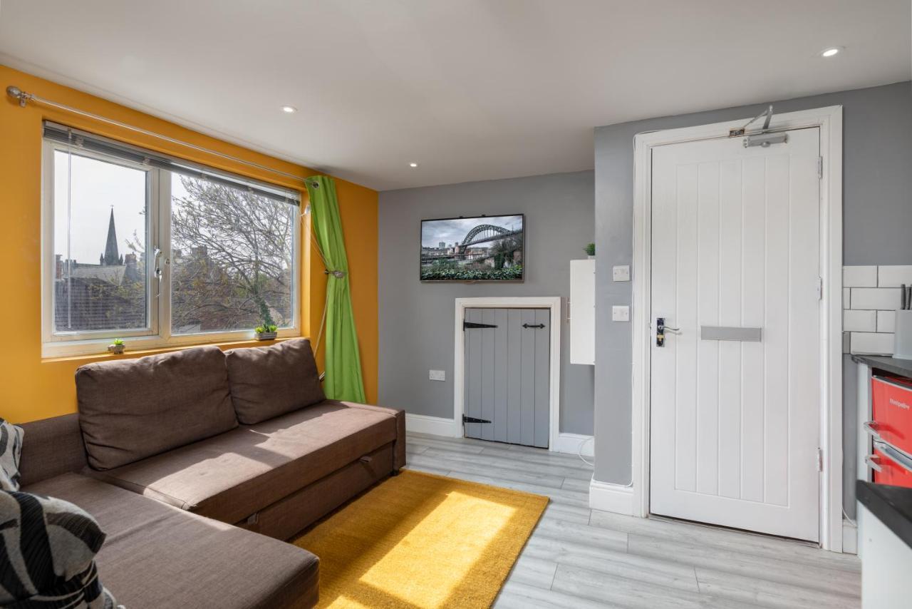 Stockton Town Centre Studio Apartments Free Parking And Wi-Fi Exterior photo