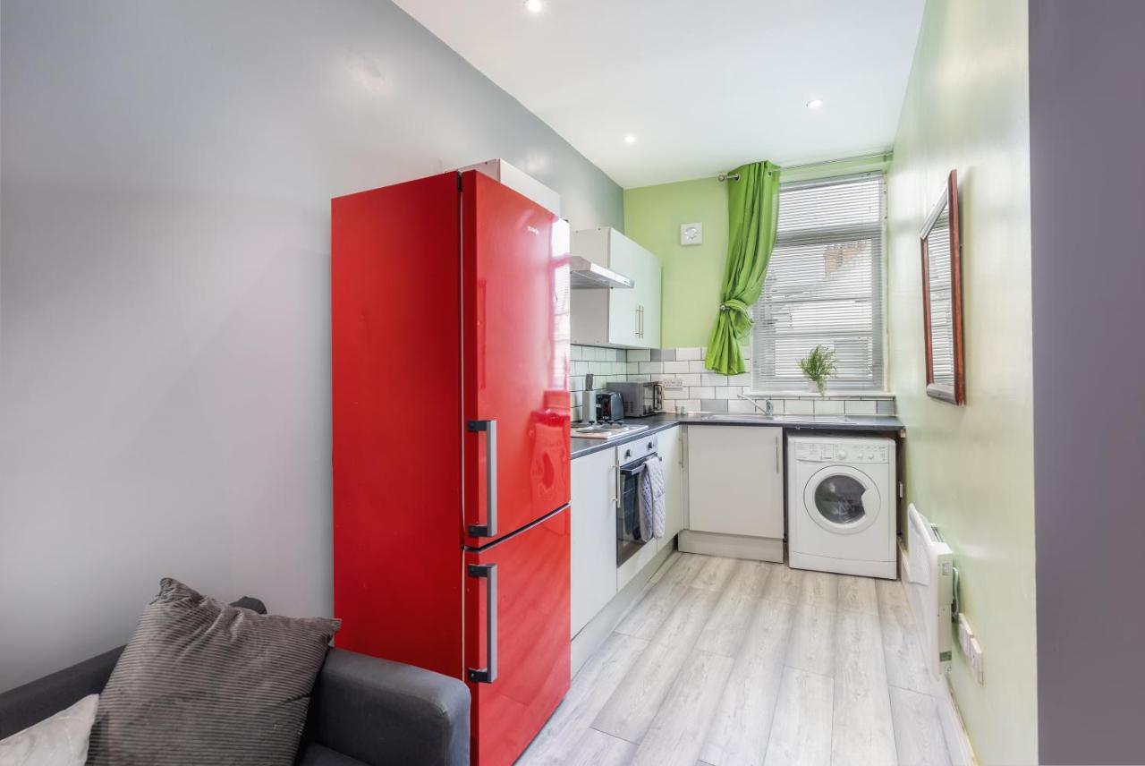 Stockton Town Centre Studio Apartments Free Parking And Wi-Fi Exterior photo