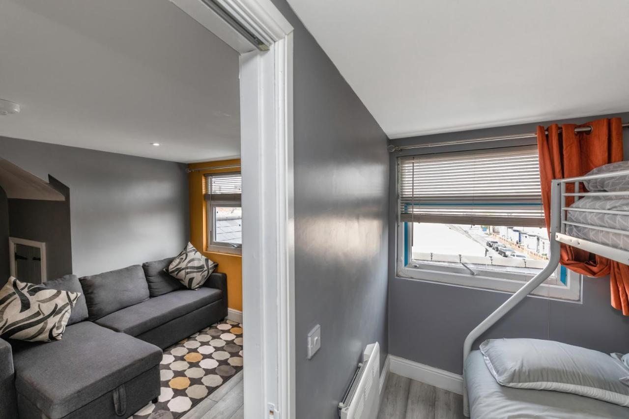 Stockton Town Centre Studio Apartments Free Parking And Wi-Fi Exterior photo
