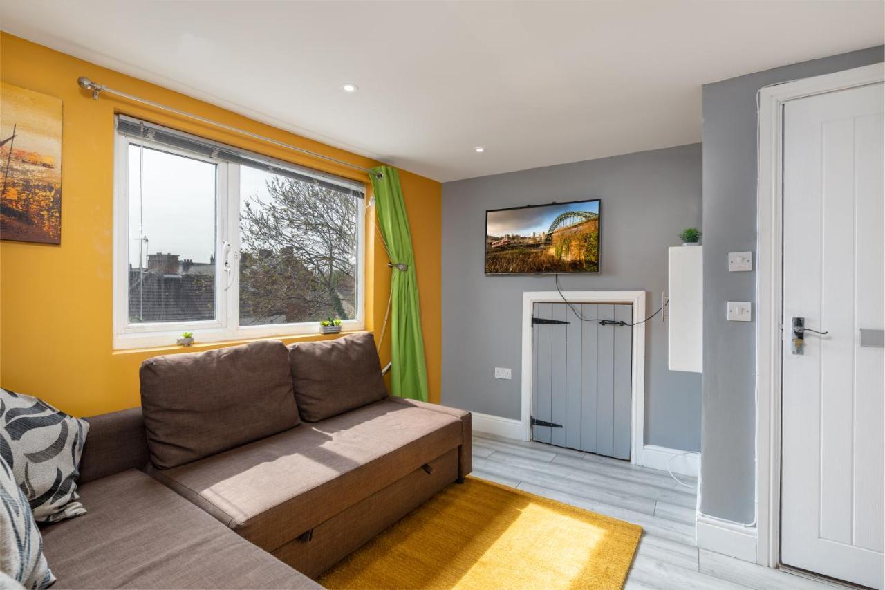 Stockton Town Centre Studio Apartments Free Parking And Wi-Fi Exterior photo