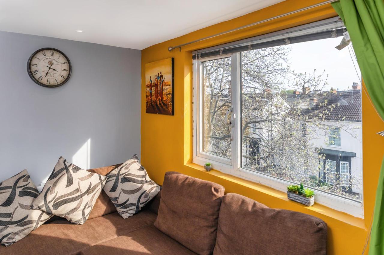 Stockton Town Centre Studio Apartments Free Parking And Wi-Fi Exterior photo